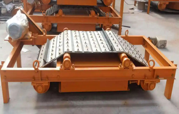 https://www.annilte.net/annilte-iron-remover-magnetic-separator-black-baffle-endless-rubber-conveyor-belt-product/