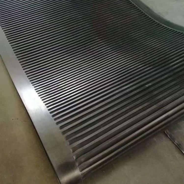 https://www.annilte.net/annilte-professional-manufacturer-black-pressmachine-belt-vacuum-rubber-filter-belt-for-minerals-metallurgy-product/