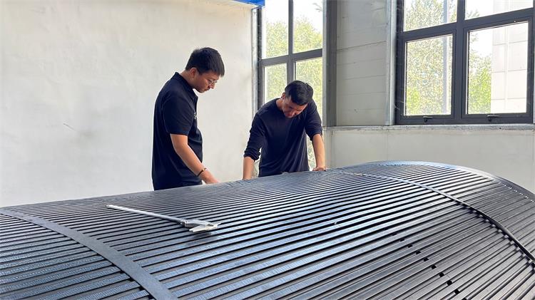 https://www.annilte.net/annilte-professional-manufacturer-black-pressmachine-belt-vacuum-rubber-filter-belt-for-minerals-metallurgy-product/