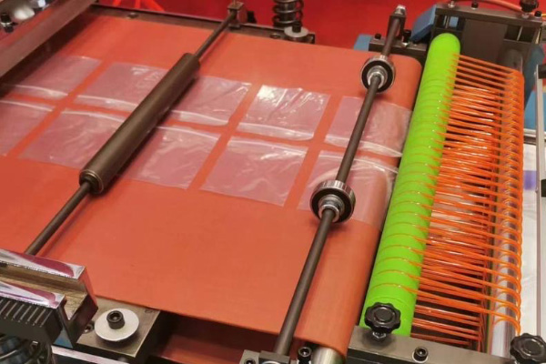 https://www.annilte.net/high-temperature-resistant-silicone-conveyor-belt-product/